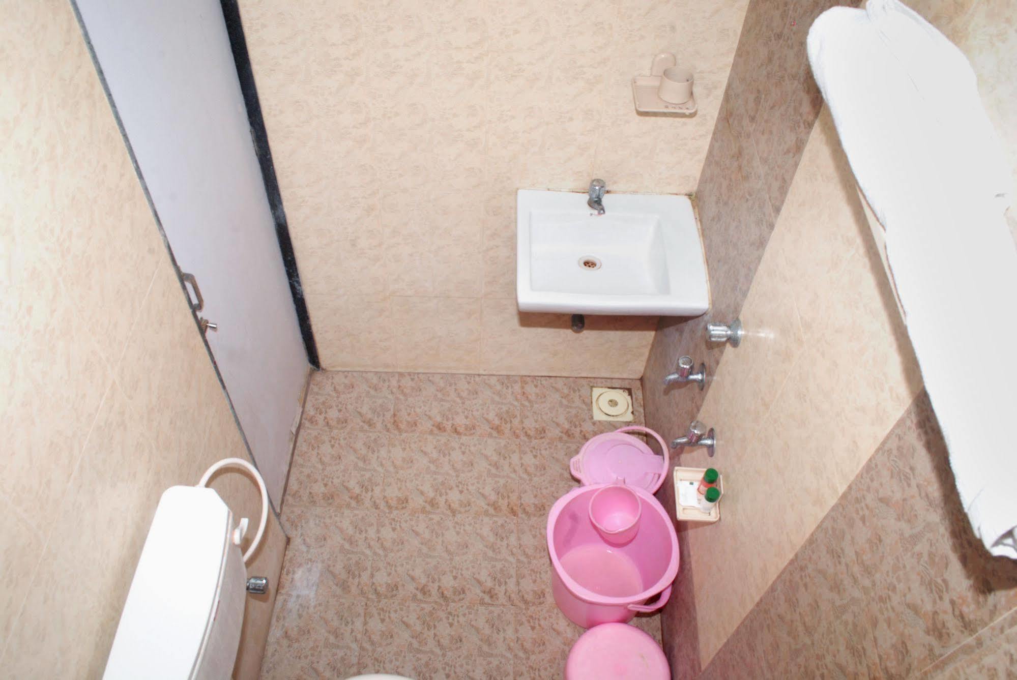 Oyo 14943 Shubh Suvidha Hotel Somnath Exterior photo
