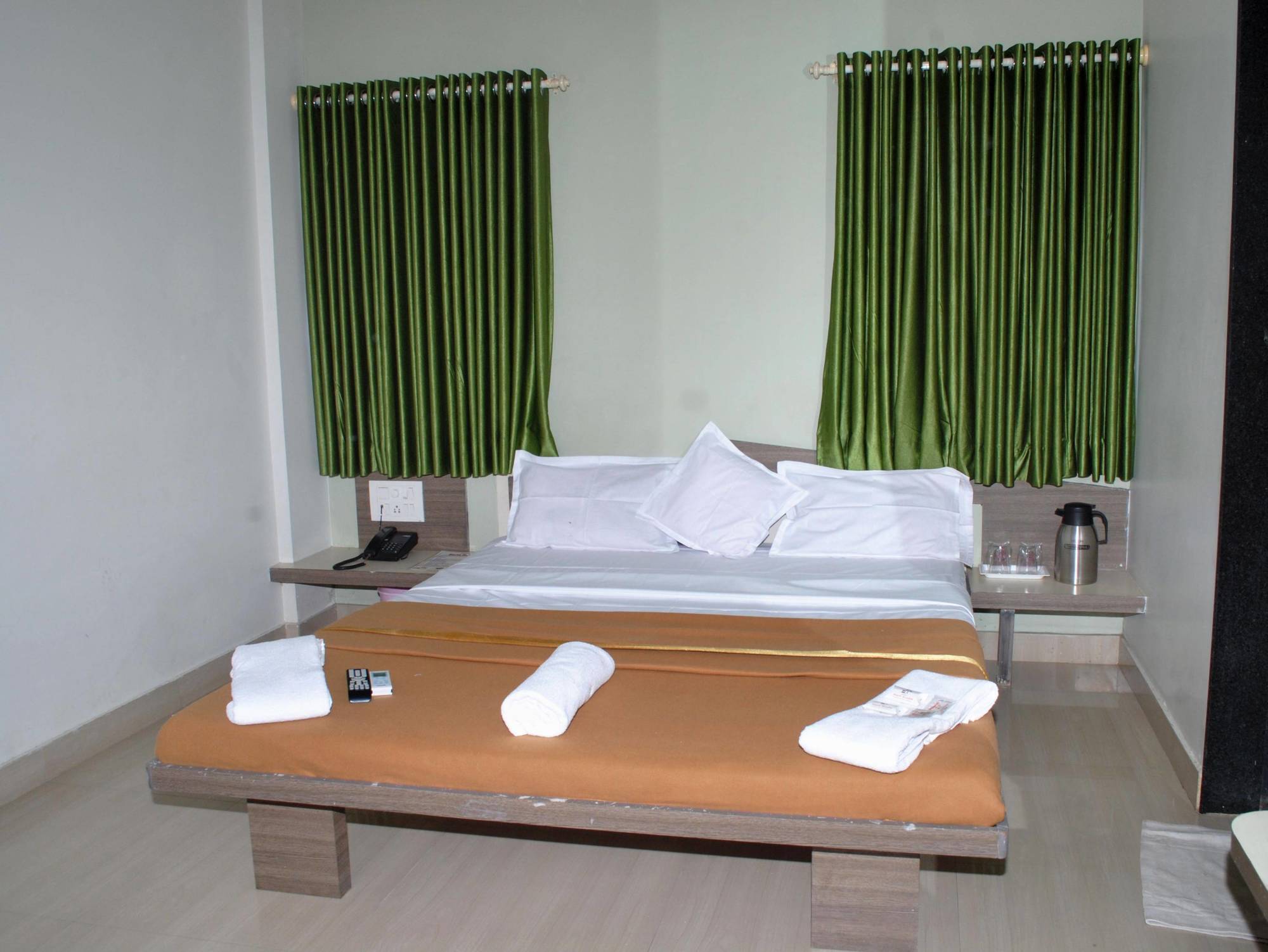 Oyo 14943 Shubh Suvidha Hotel Somnath Exterior photo