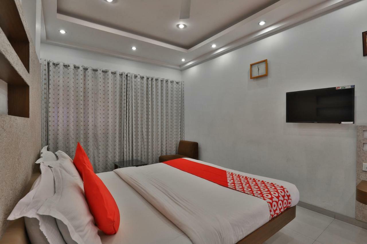 Oyo 14943 Shubh Suvidha Hotel Somnath Exterior photo